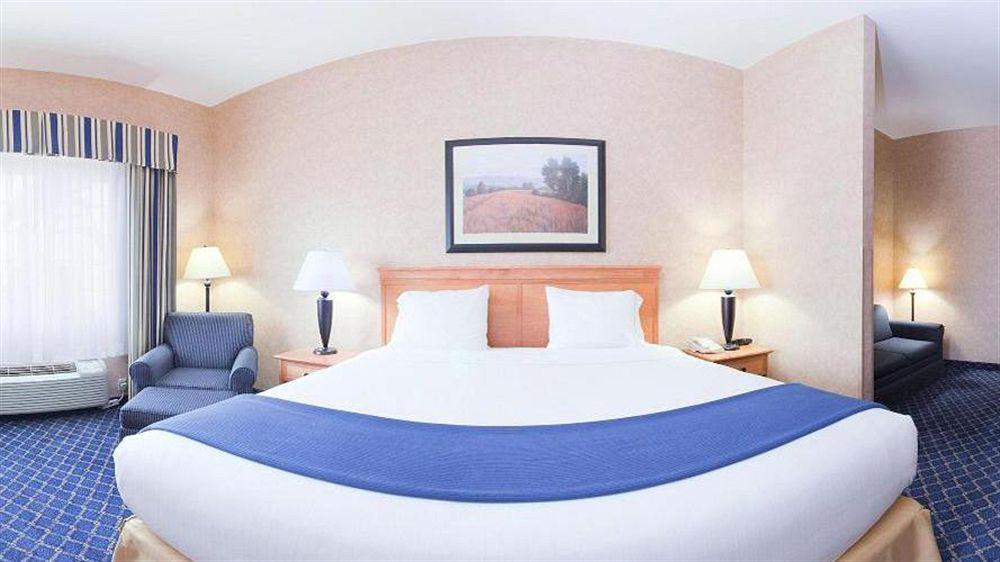 Holiday Inn Express & Suites Cheney By Ihg Dış mekan fotoğraf
