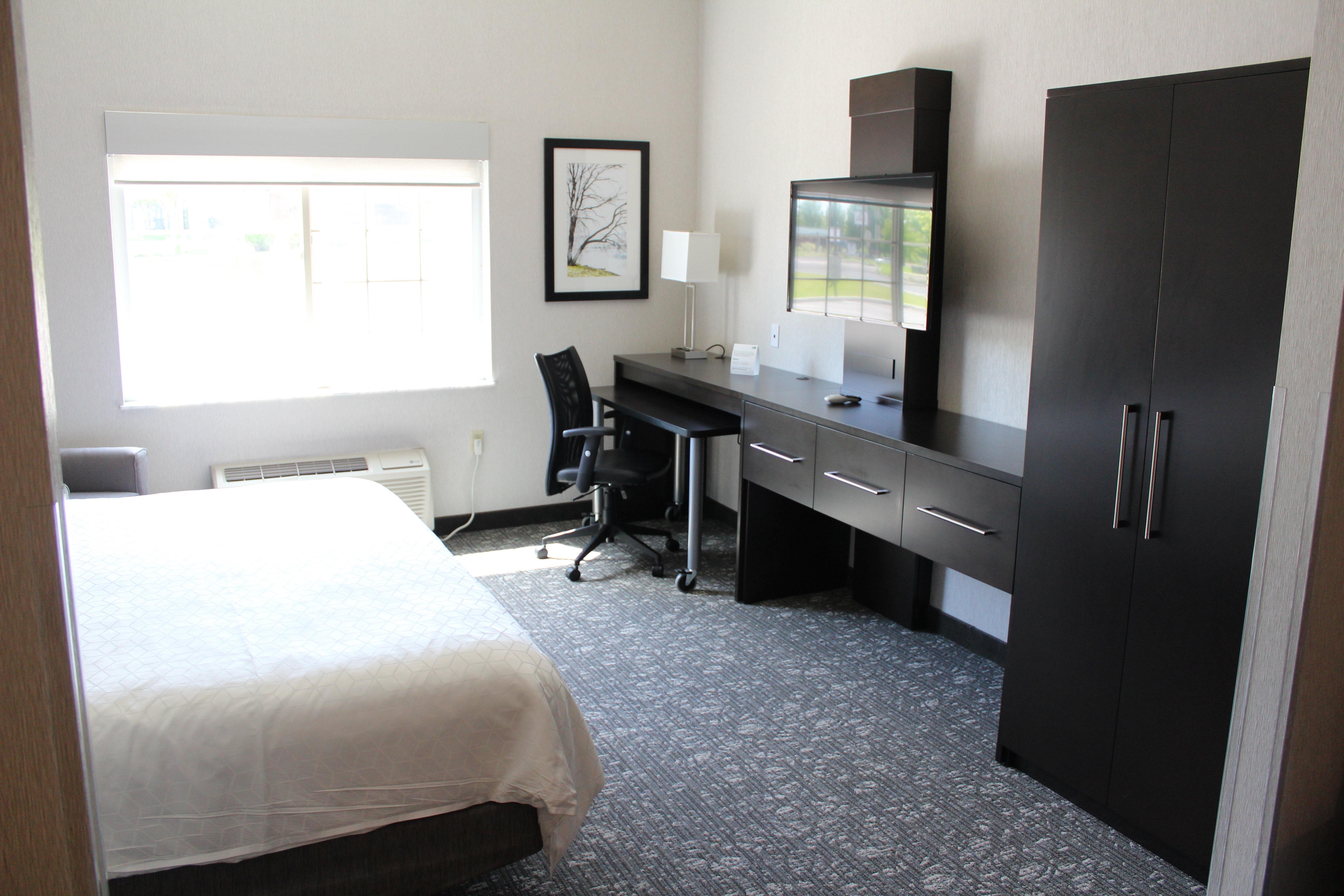 Holiday Inn Express & Suites Cheney By Ihg Dış mekan fotoğraf