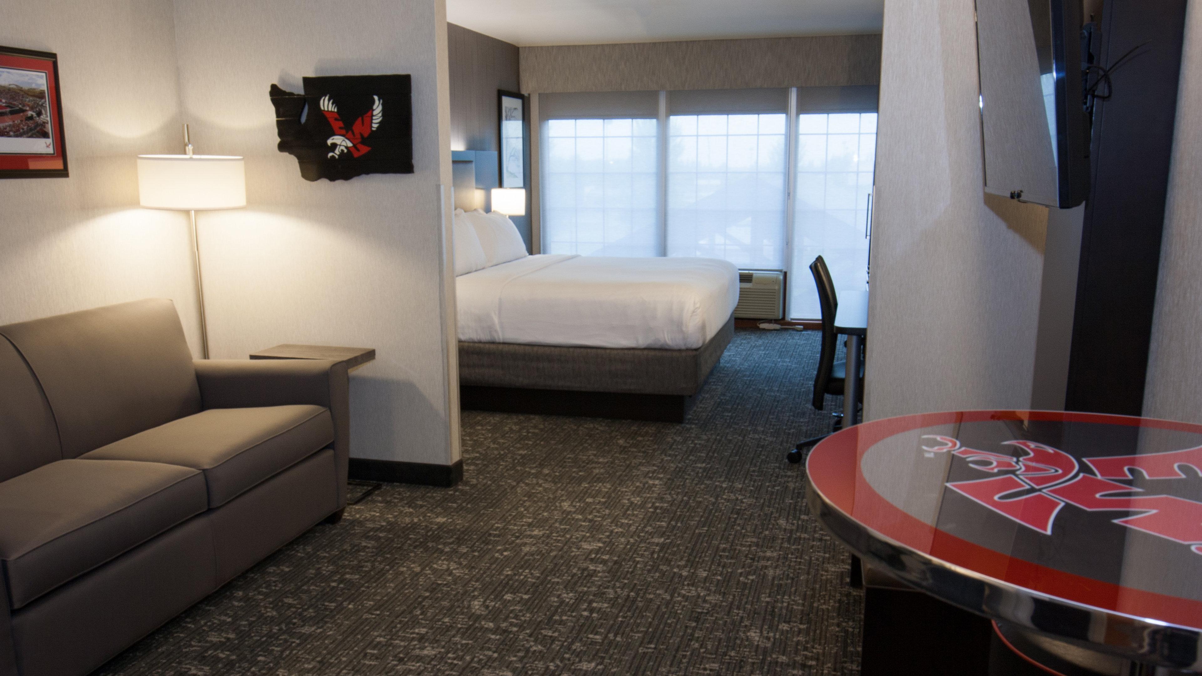Holiday Inn Express & Suites Cheney By Ihg Dış mekan fotoğraf