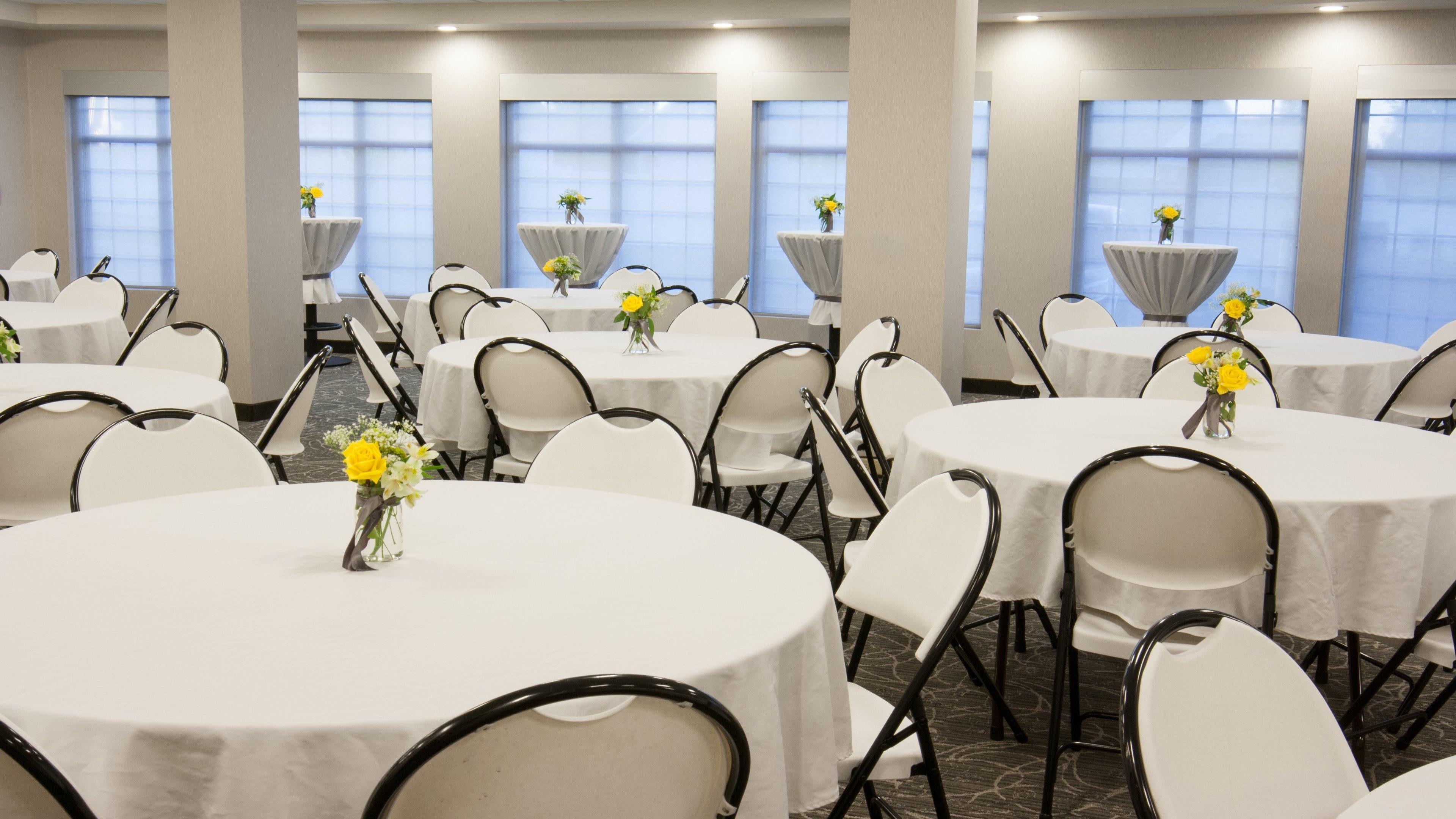 Holiday Inn Express & Suites Cheney By Ihg Dış mekan fotoğraf