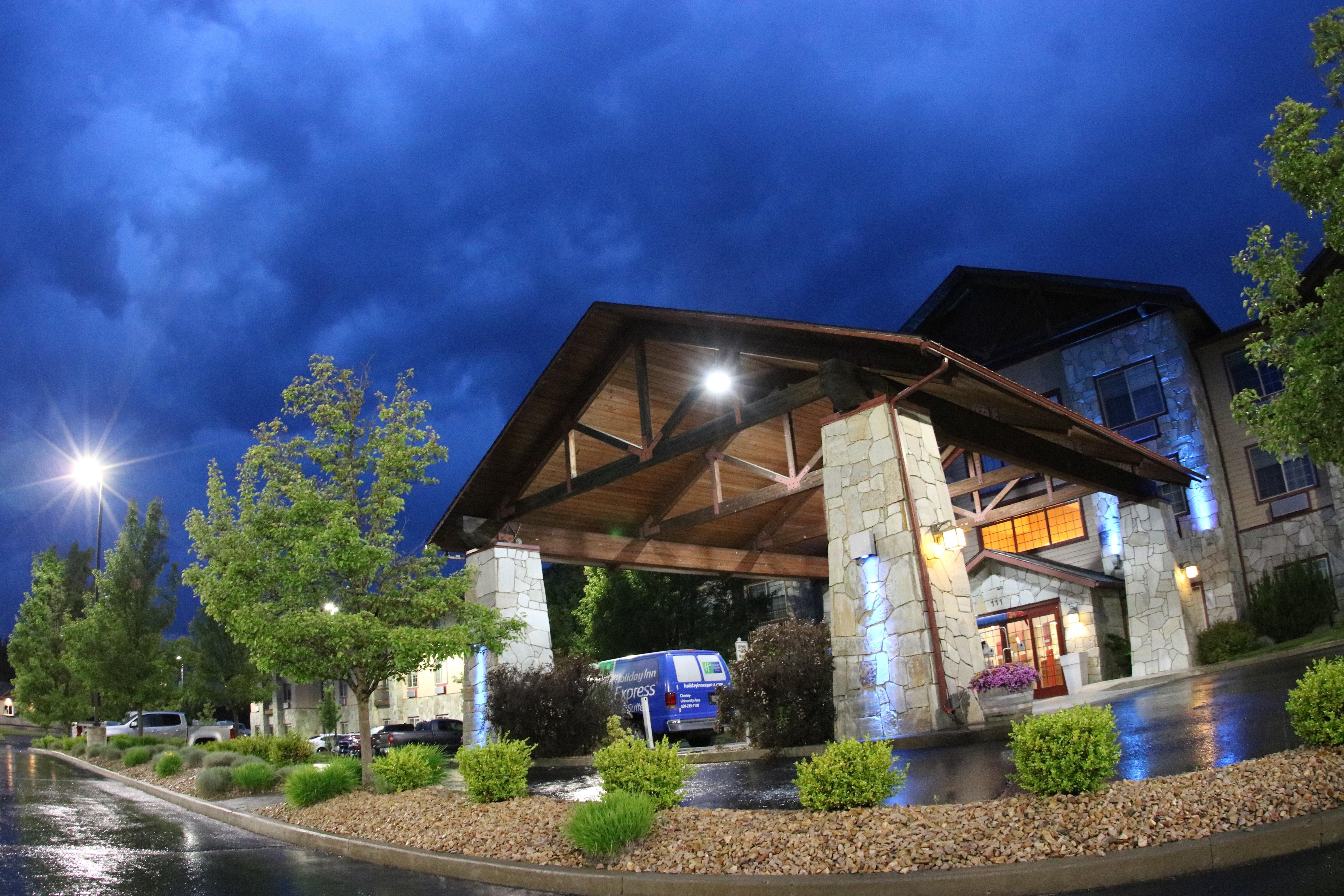 Holiday Inn Express & Suites Cheney By Ihg Dış mekan fotoğraf