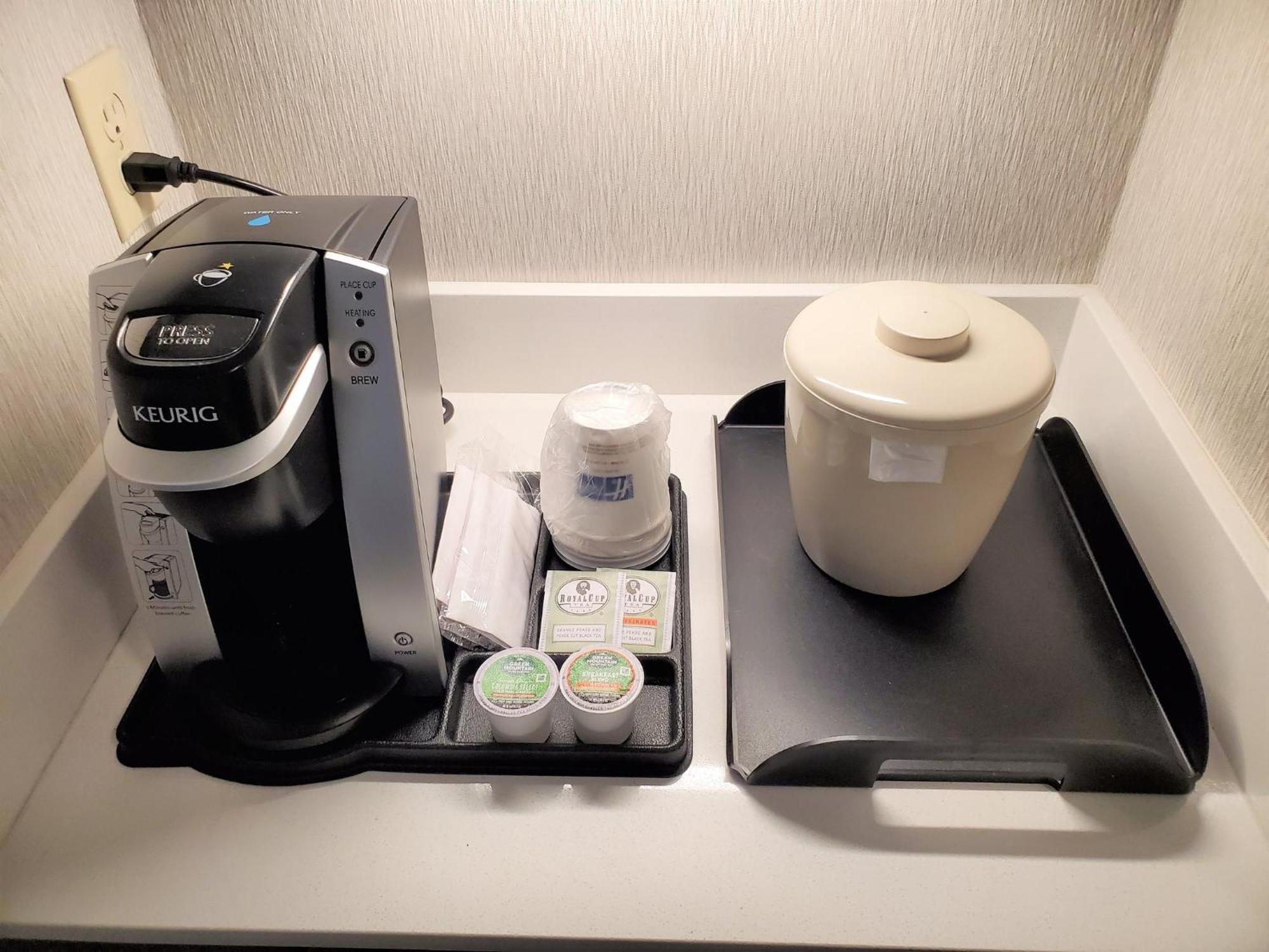 Holiday Inn Express & Suites Cheney By Ihg Dış mekan fotoğraf