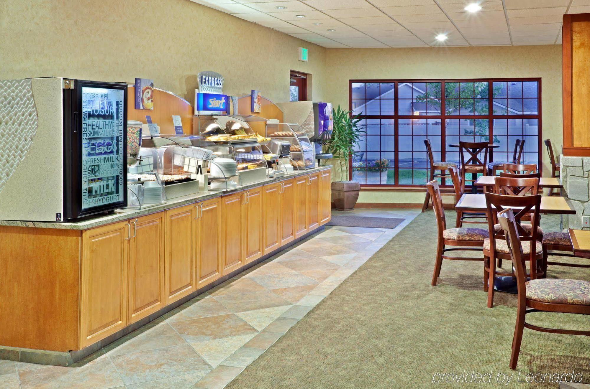 Holiday Inn Express & Suites Cheney By Ihg Dış mekan fotoğraf