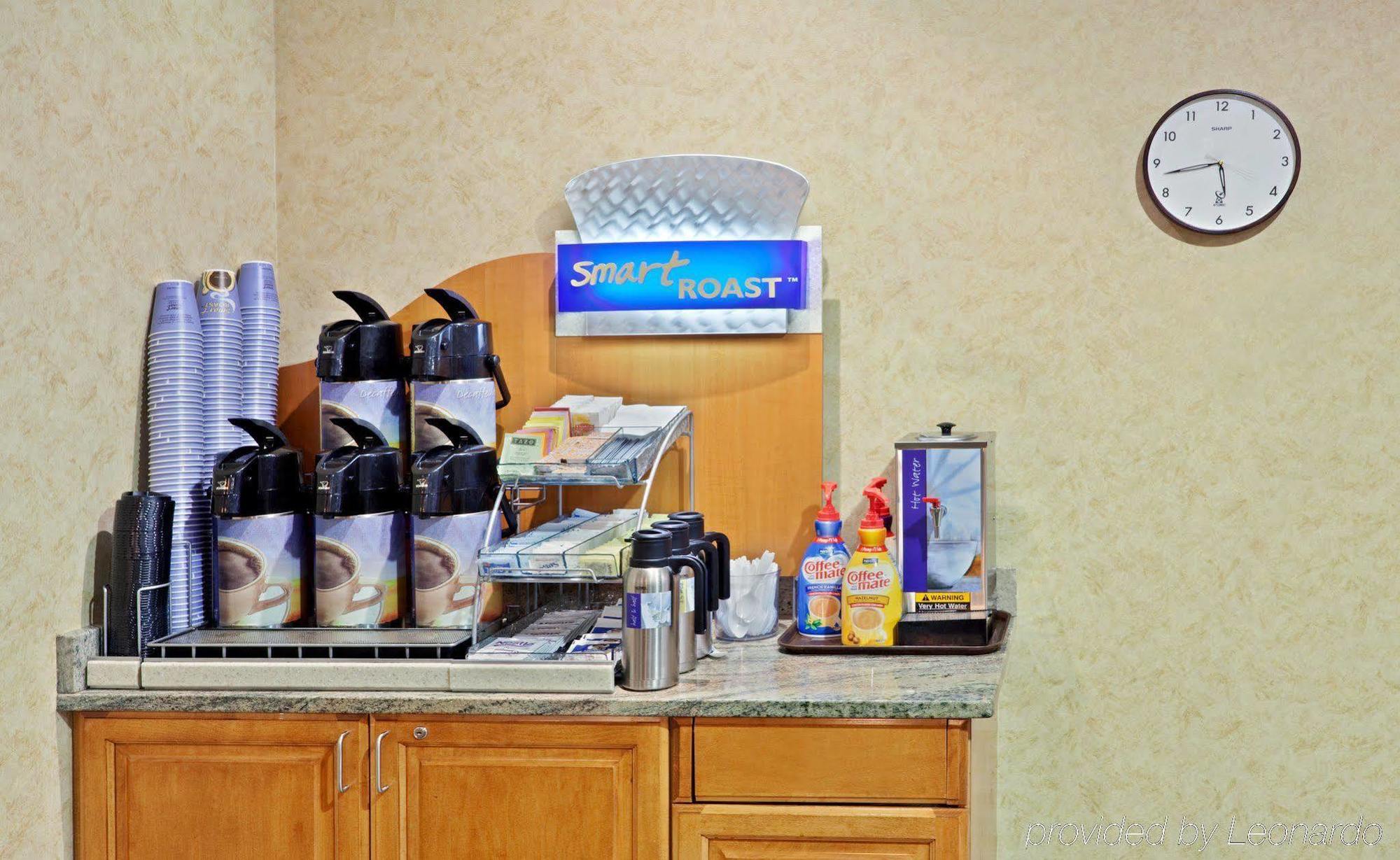 Holiday Inn Express & Suites Cheney By Ihg Dış mekan fotoğraf