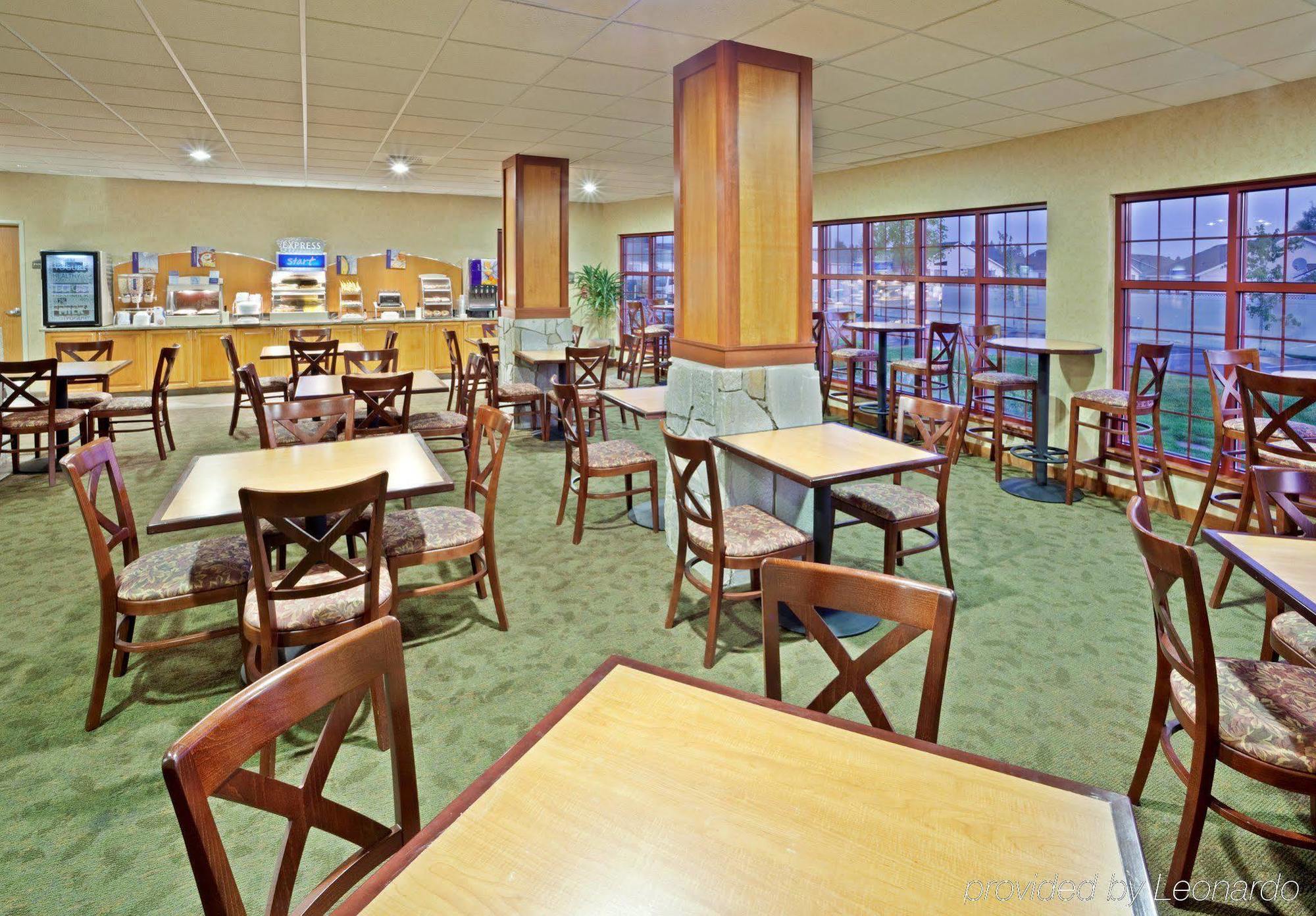 Holiday Inn Express & Suites Cheney By Ihg Dış mekan fotoğraf